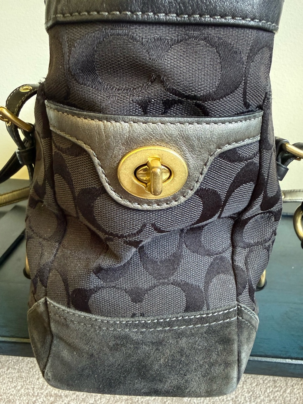 Classic Coach Black Signature-Pattern Tote Bag - Picture 3 of 10